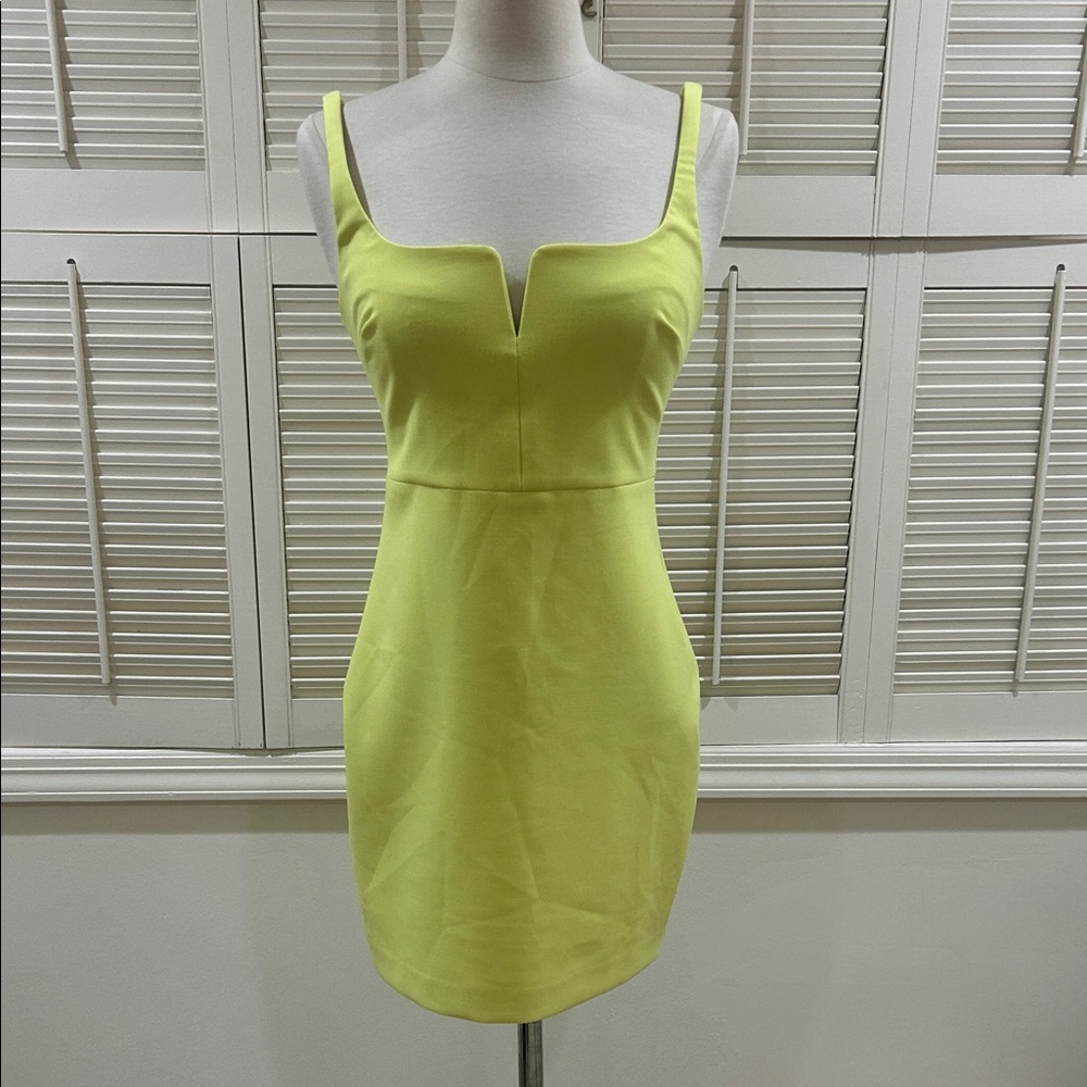 New Likely Elegant Yellow Women's Dress in perfect condition